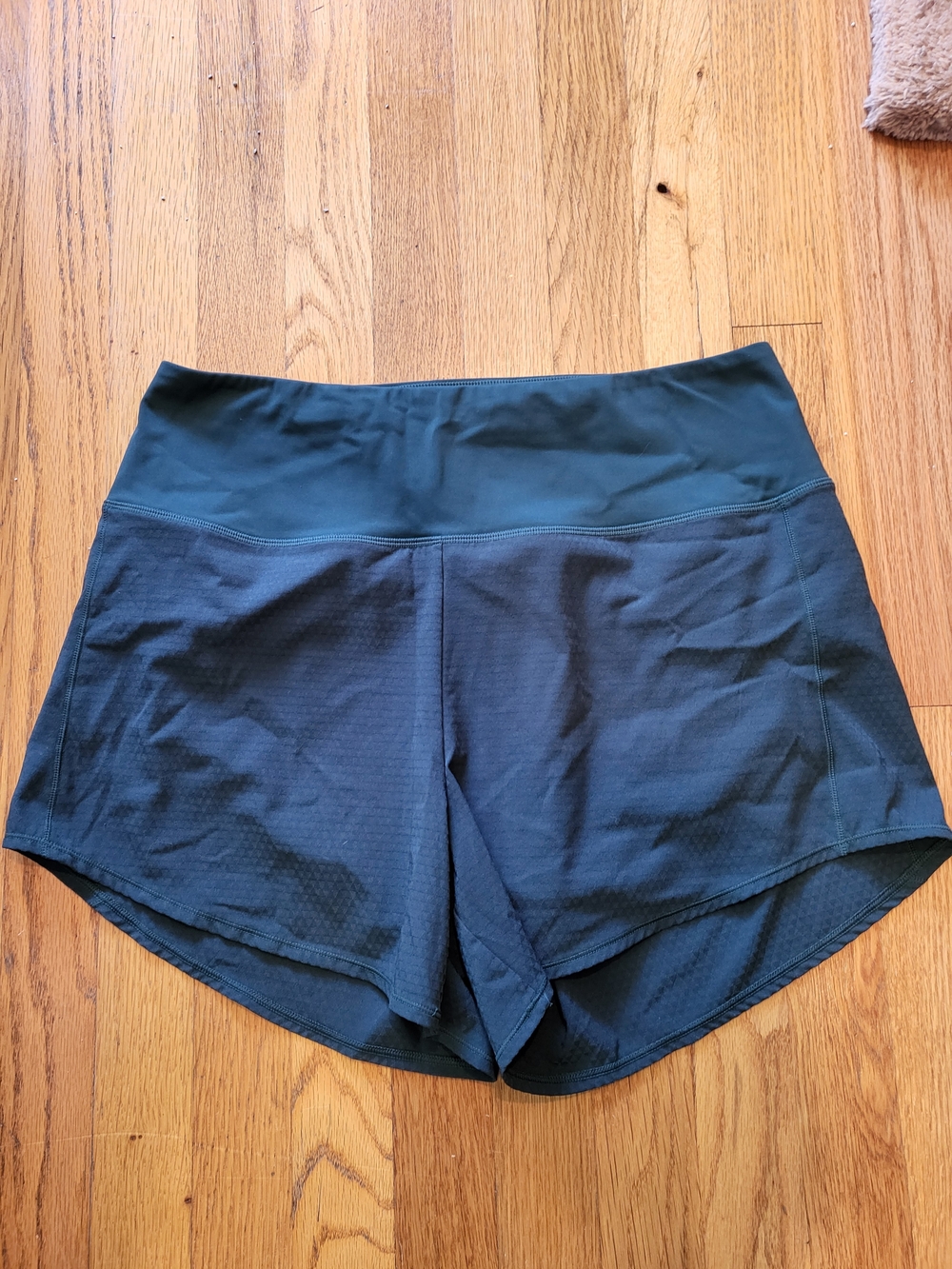 Oiselle High Waisted Roga Shorts - Dark Green